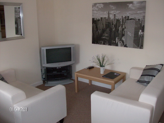 rooms_2ff_lounge_2.JPG